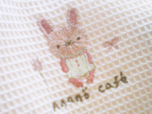 ウサギの刺繍